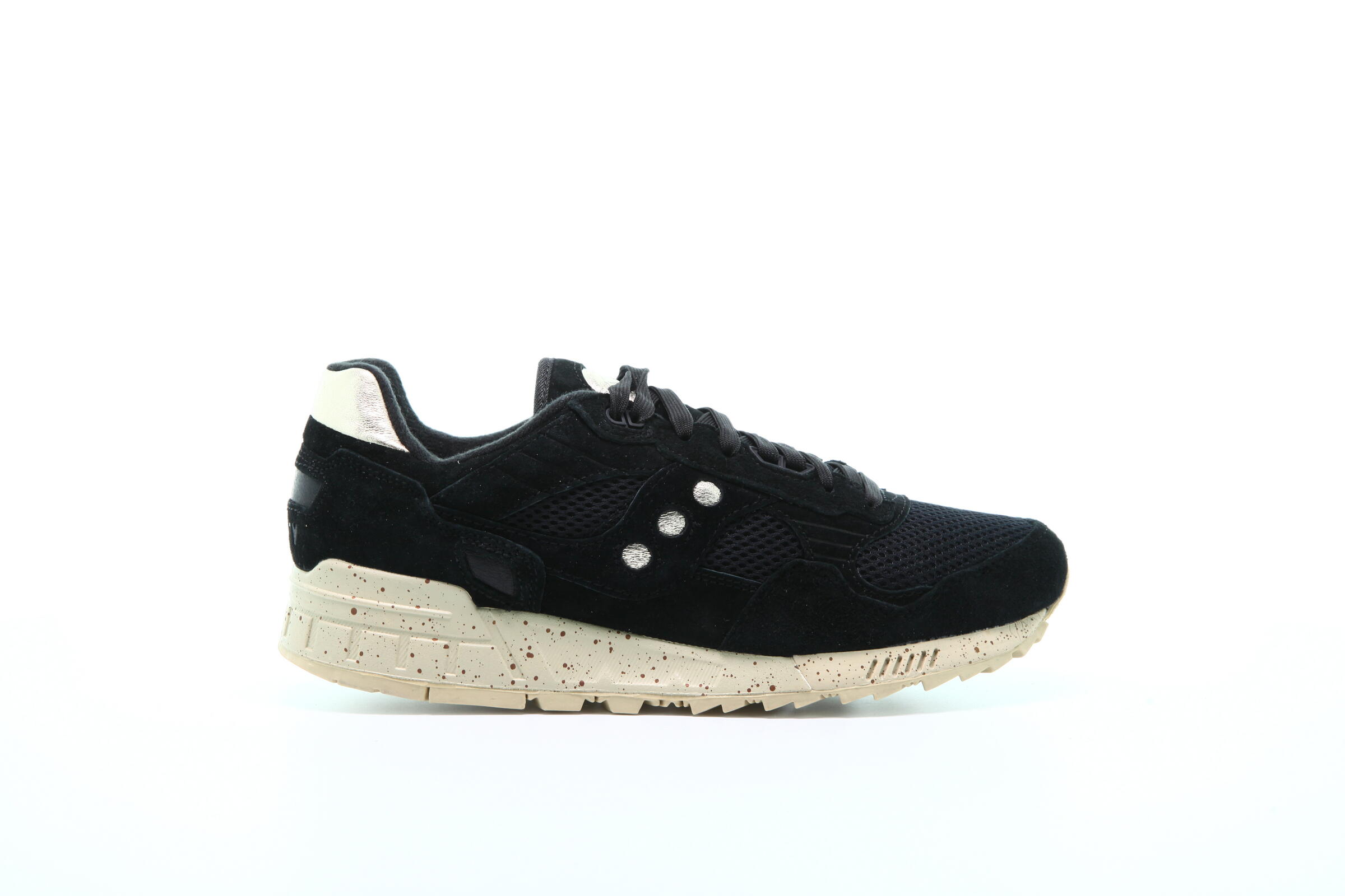 Black and gold saucony online